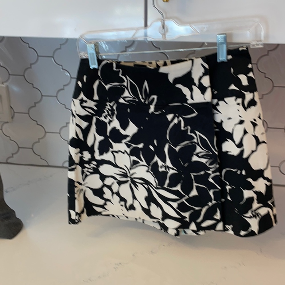 Cach’e Black and white skirt.  Like new
